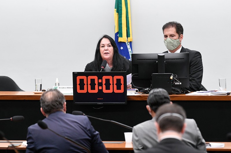 CMO publica indicações para R$ 98 milhões de emendas de relator para Saúde e Defesa
