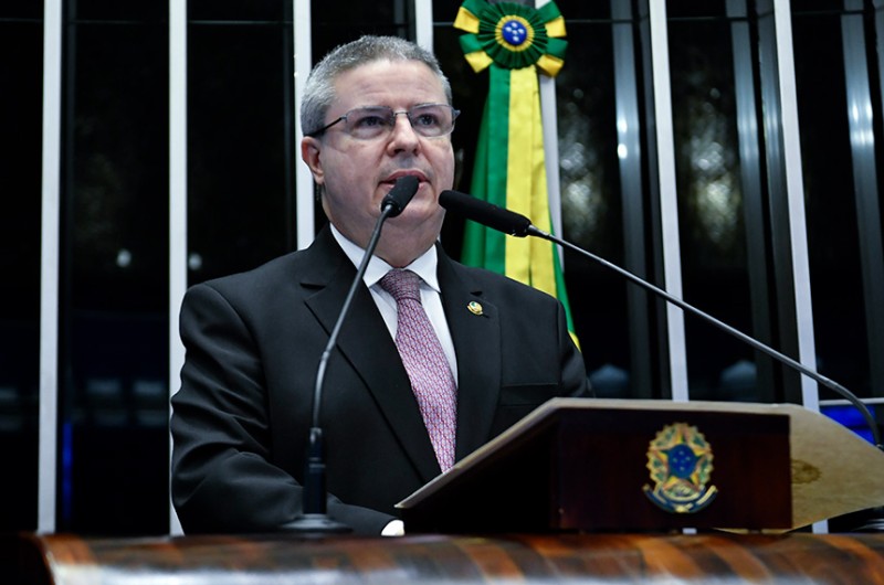 Anastasia é escolhido pelo Plenário para o cargo de ministro do TCU