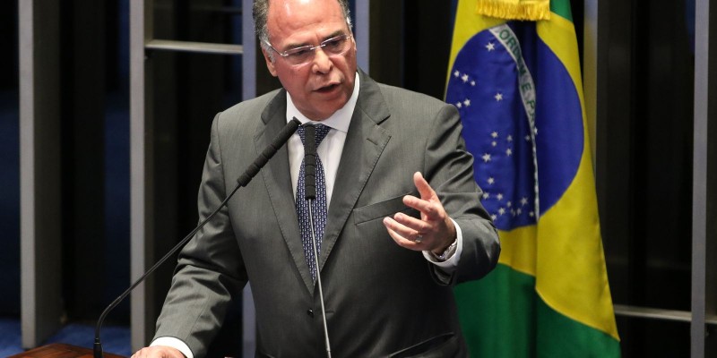 Fernando Bezerra deixa liderança do governo no Senado