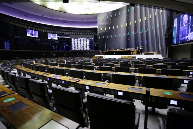 Câmara aprova MP que facilita crédito bancário na pandemia