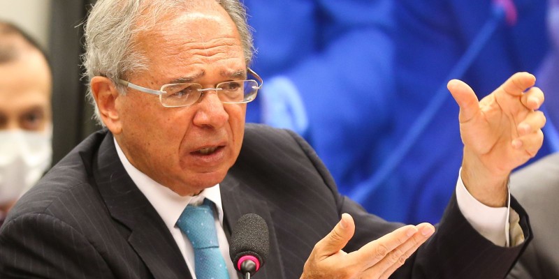Ministro da Economia diz que país terá desaceleração em 2022