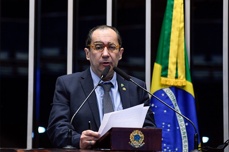 O Brasil tem um dos maiores desafios de sua história, diz Kajuru sobre situação econômica