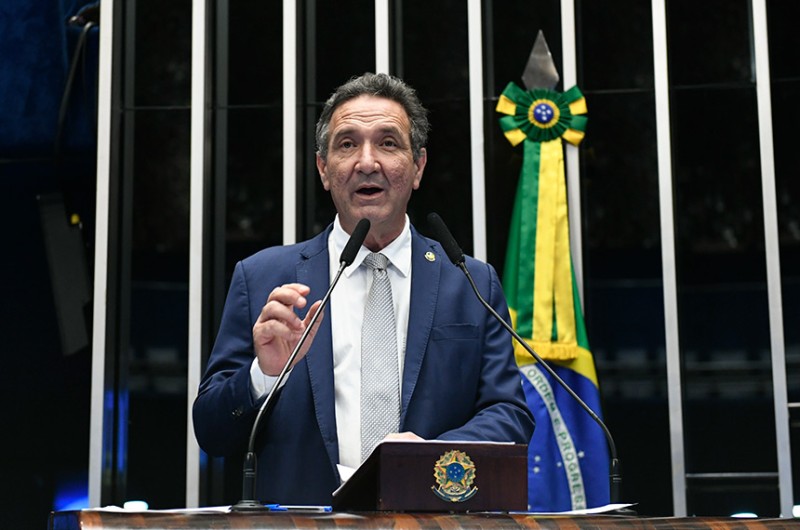 Barreto critica vazamento de cianeto em igarapés do Amapá