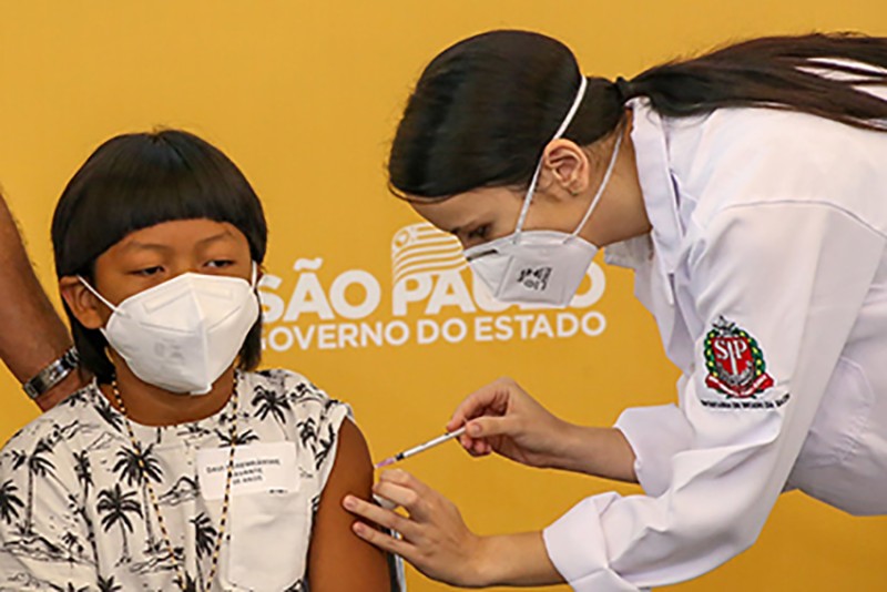 Início da vacinação de crianças contra covid-19 repercute entre os senadores