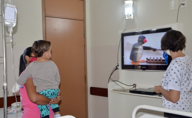 Hospital Geral de Palmas realiza projeto de cinema que beneficia crianças internadas na ala pediátrica 