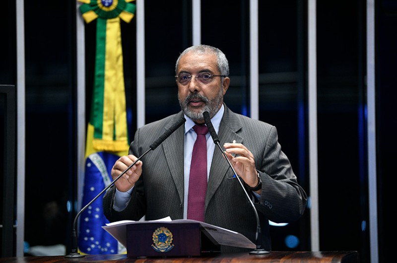 CAS pode votar nova regra para pai usufruir licença-maternidade