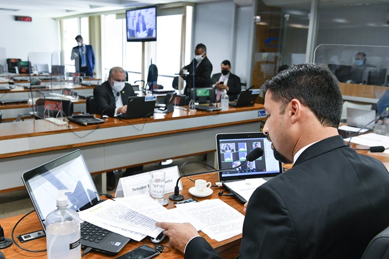 Quatro atos sobre radiodifusão aguardam votação na CCT