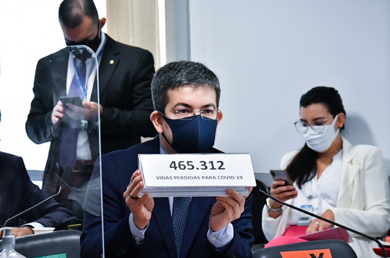 CPI: Randolfe quer explicações de Osmar Terra sobre gabinete paralelo