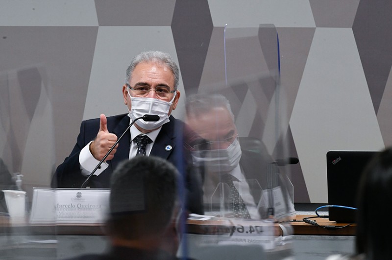 Queiroga promete vacinação de todos os adultos até o fim de 2021, mas senadores apontam ritmo lento