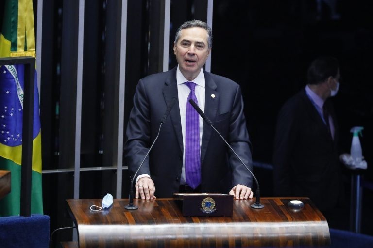 Barroso: 'Que raio de sistema falho é esse que permite alternância?'