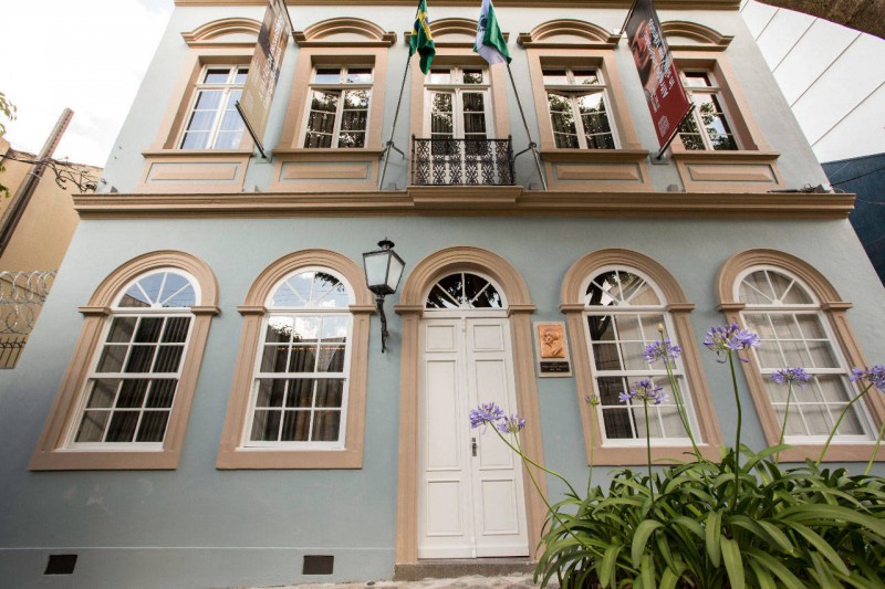 Com bandeira laranja em Curitiba, museus do Estado reabrem a partir desta quinta
