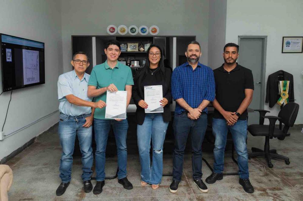 Prefeito Celso Morais assina ordem de serviço para reforma de praça no Setor Milena