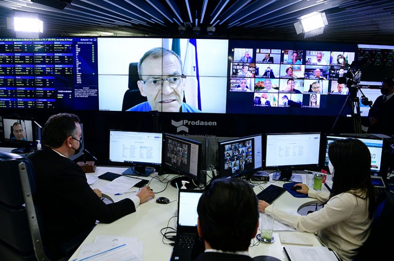 Senado cria Prêmio Adoção Tardia