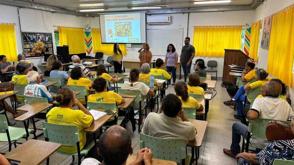 UniCatólica lança projeto para alfabetizar alunos da Universidade da Maturidade 