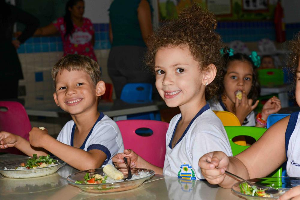 Série de reportagens vai mostrar como comida dos alunos é preparada