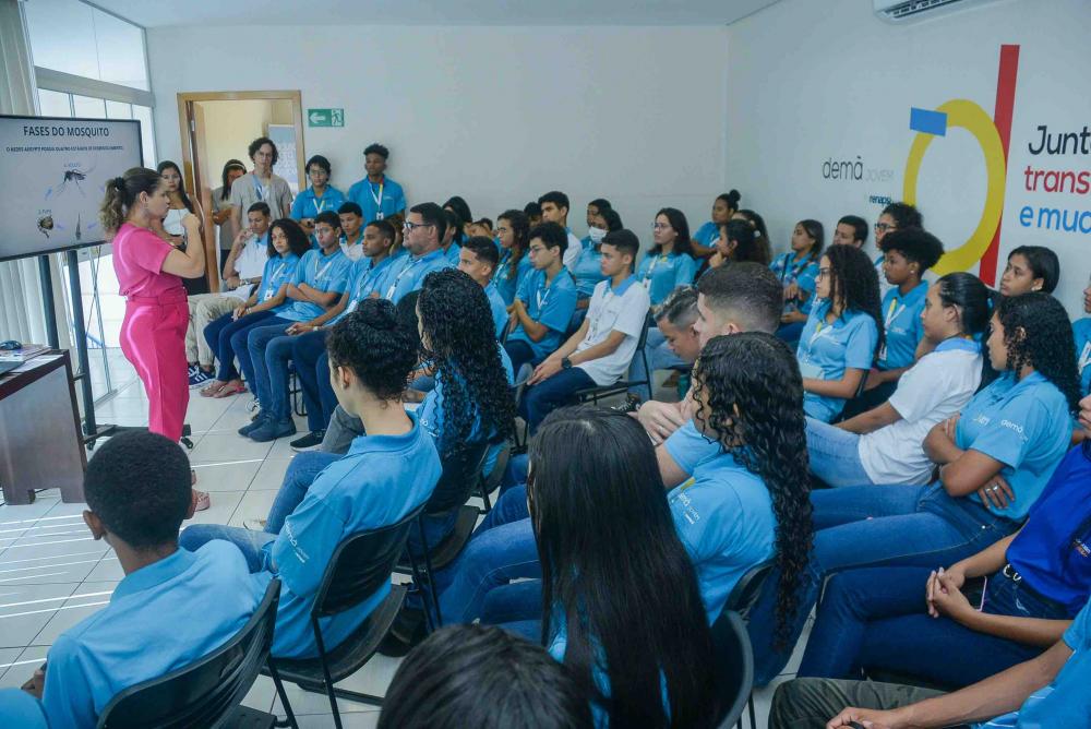 UVCZ realiza palestra para alunos de escola municipal dos cuidados com arboviroses