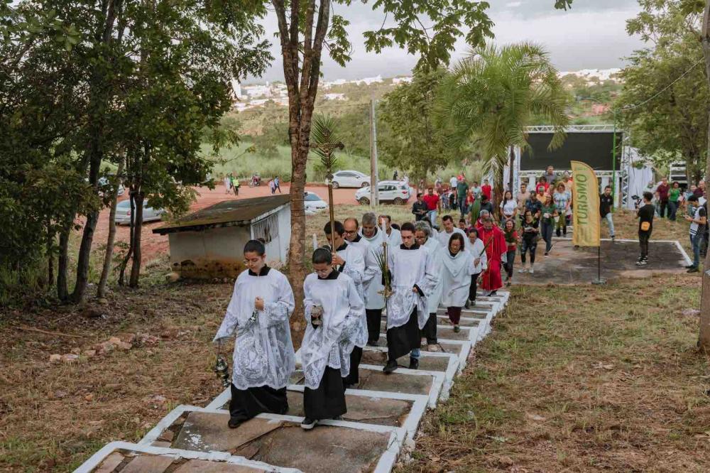 Procissão e Missa de Ramos abrem dão início à Semana Santa em Paraíso do Tocantins