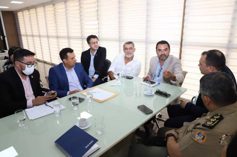 Deputado Luciano discute junto ao Governo medidas de prevenção à violência escolar