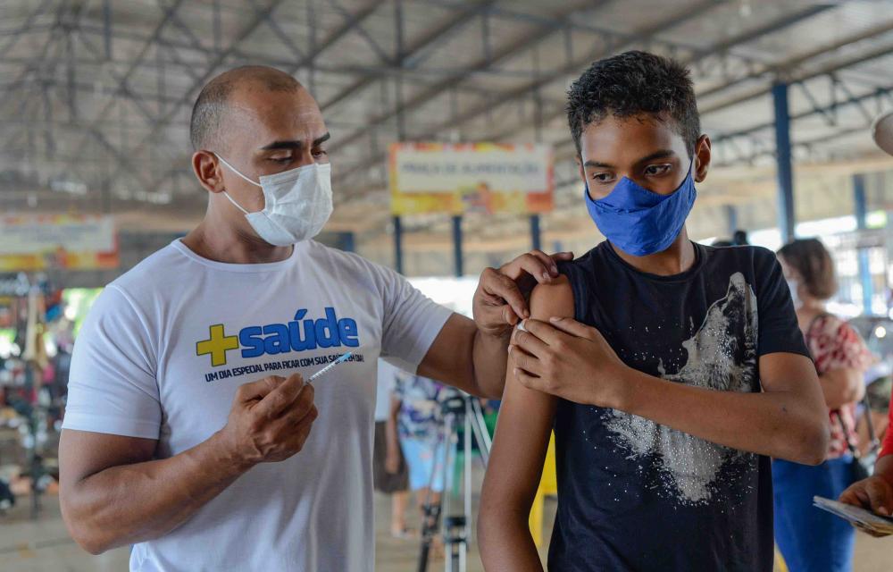 Feira do Jardim Aureny I recebe equipe de vacinação para influenza e covid neste domingo, 23