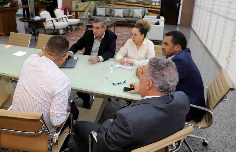 Prefeita Josi Nunes apresenta projeto da via Perimetral Sul em audiência com o governador Wanderlei Barbosa