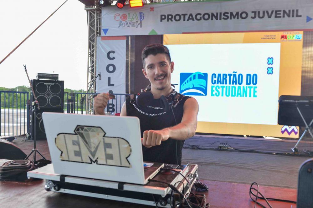 Aureny III recebe primeira edição do Ação Jovem