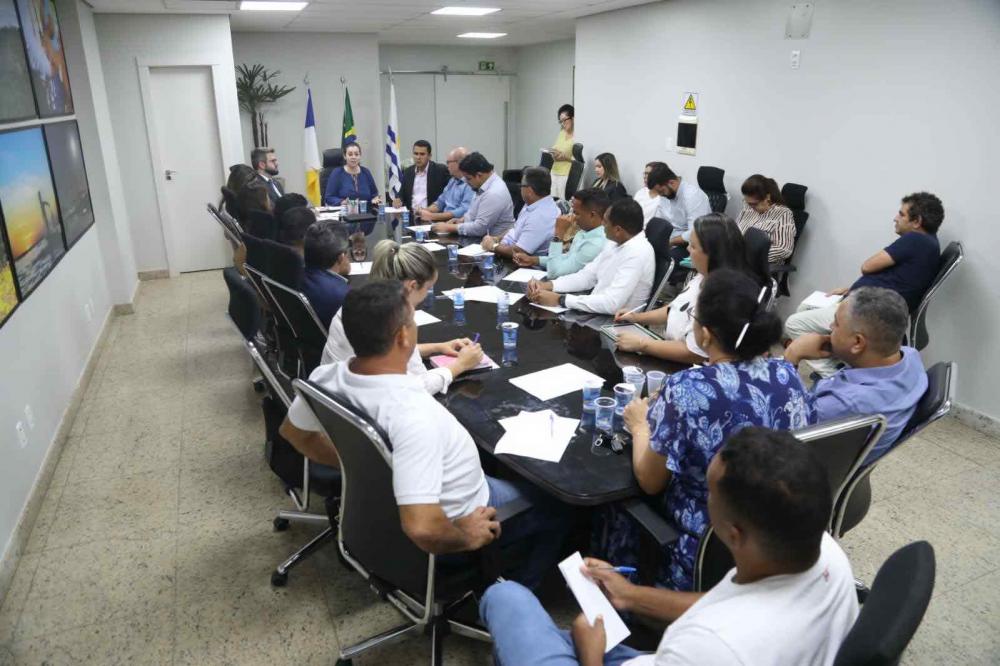 Cinthia reúne vereadores e reafirma que sistema de saúde de Palmas é porta aberta