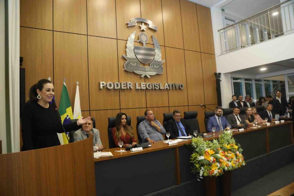 Cinthia Ribeiro anuncia criação do Museu dos Pioneiros durante sessão solene na Câmara de Vereadores