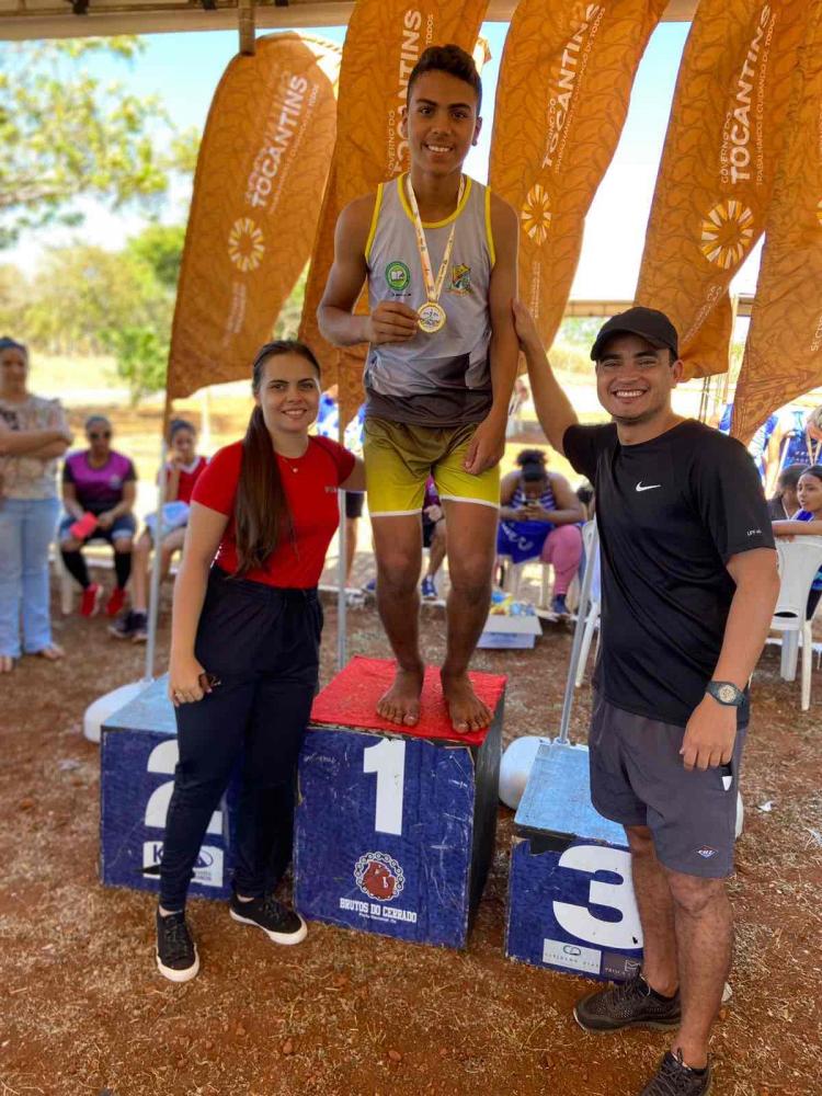 Aluno da rede municipal de Gurupi conquista medalha no atletismo do ParaJets pela primeira vez