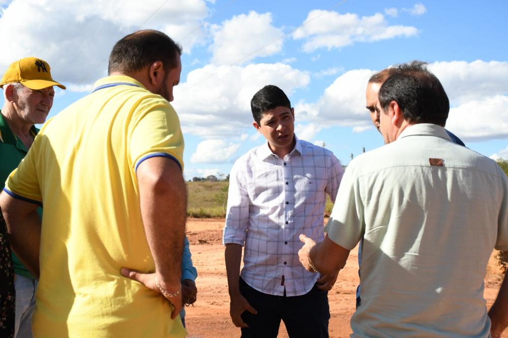 Prefeito Celso Morais visita obras no Parque Agroindustrial de Paraíso (PAIP)
