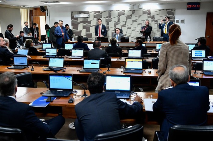 Comissão aprova exclusão de pensão alimentícia da cobrança de IR