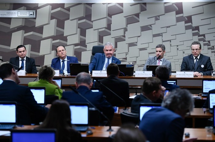 Representantes do setor privado apoiam reforma tributária, mas sugerem mudanças
