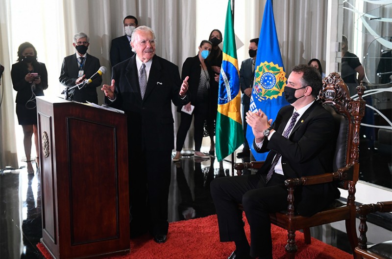 Presidência do Senado presta homenagem aos 90 anos de José Sarney