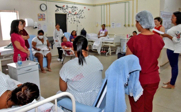 Hospital e Maternidade Dona Regina encerra “Campanha Agosto Dourado” com roda de conversa sobre amamentação