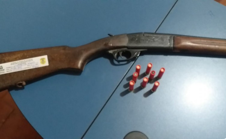 Polícia Civil cumpre mandado de busca e apreende arma de fogo em residência de Formoso do Araguaia