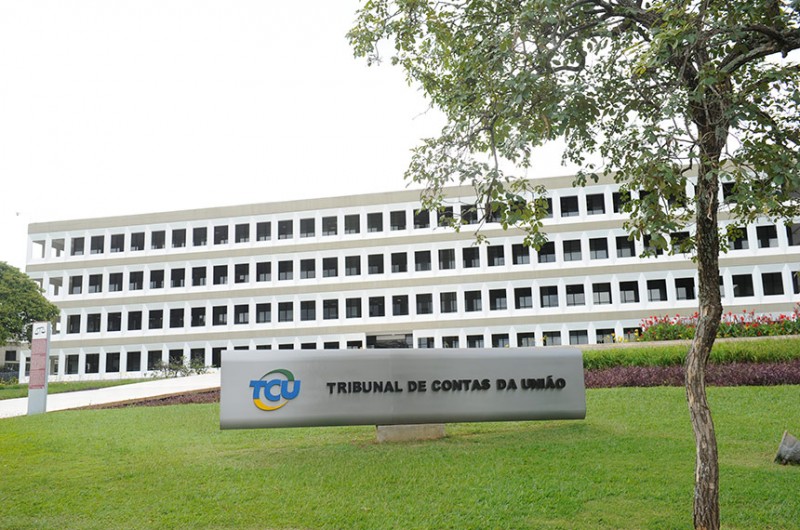 STF garante a auditor do TCU direito de ficar em silêncio na CPI