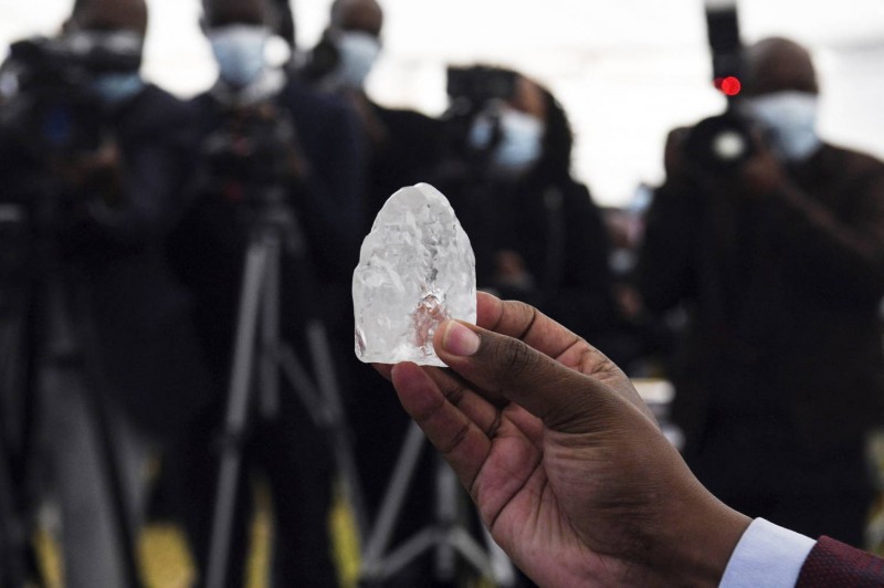 Botsuana anuncia descoberta do terceiro maior diamante do mundo