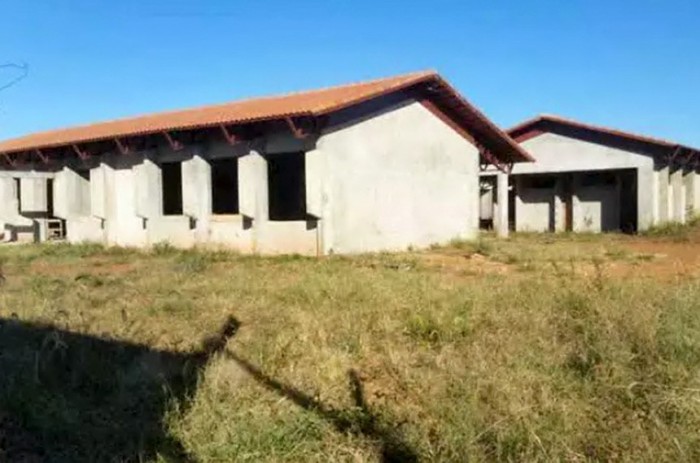 Lei retoma obras paralisadas na saúde e educação