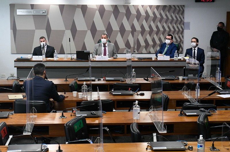 Médicos defendem 'tratamento precoce' e cloroquina na CPI da Pandemia