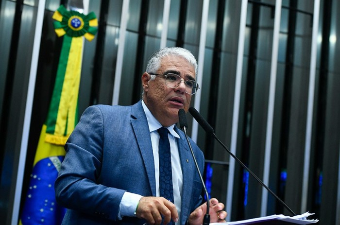 Girão critica obrigatoriedade de vacina contra covid-19 para crianças