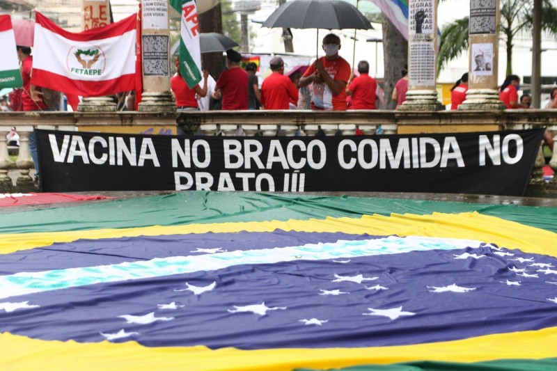 Cidades brasileiras registram neste sábado protestos contra o governo