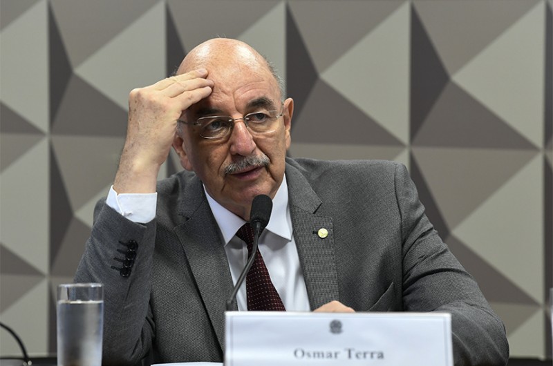 CPI ouve na terça Osmar Terra, apontado como “padrinho” do “gabinete paralelo”