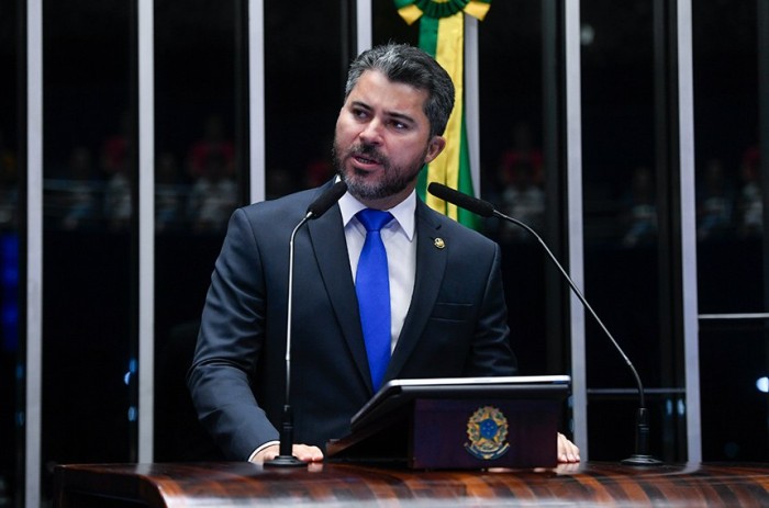 Marcos Rogério condena 'ataques' do governo contra jornalista