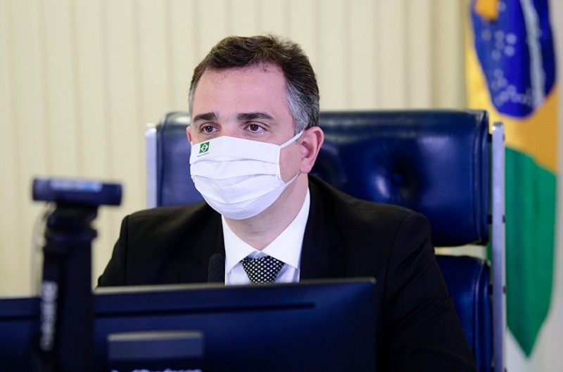 Senadores lamentam ataques de Bolsonaro a trabalho da imprensa