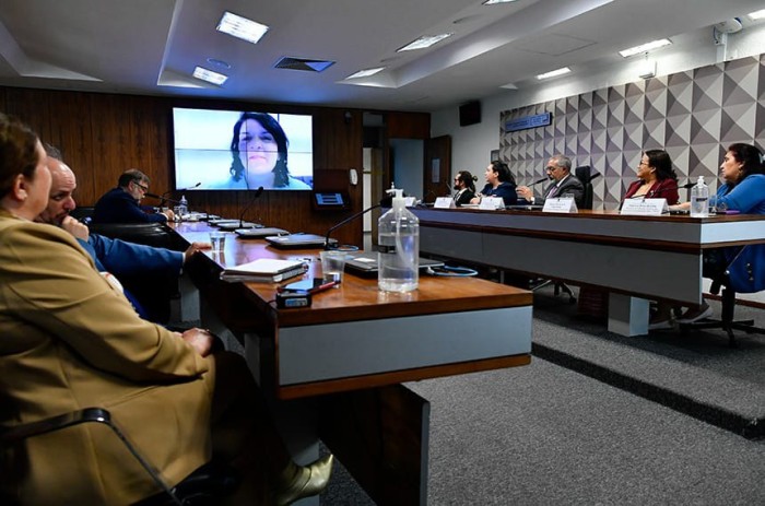 CDH aprova reserva de vagas em estágios para pretos, pardos, indígenas e órfãos