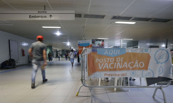 Brasileiros adultos ainda têm medo associado à covid-19, diz pesquisa