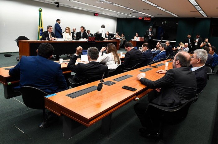 Congresso pode aprovar PPA e LDO e votar vetos de Lula no dia 14
