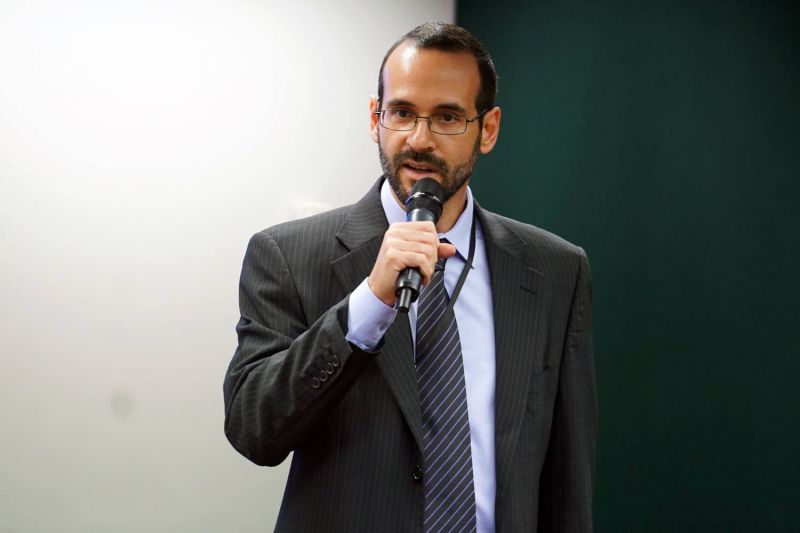 Senadores pedem a convocação de Arthur Weintraub à CPI da Covid