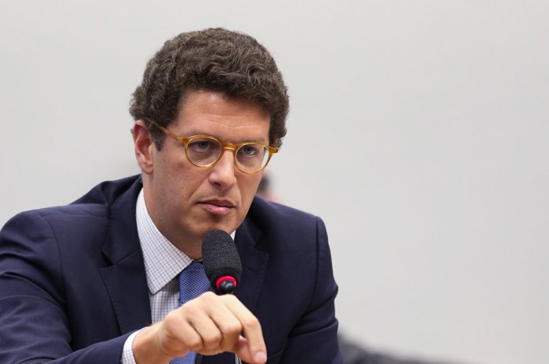 Senadores repercutem demissão de Ricardo Salles do Ministério do Meio Ambiente