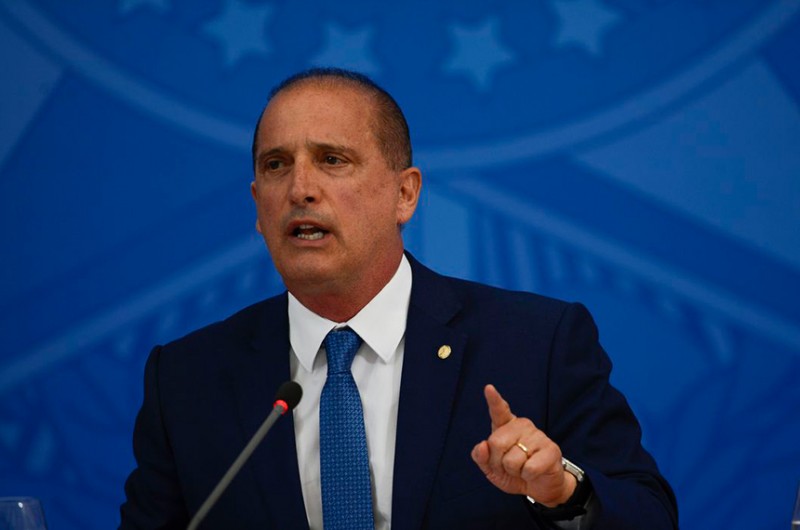 CPI deve convocar Onyx Lorenzoni, dizem senadres