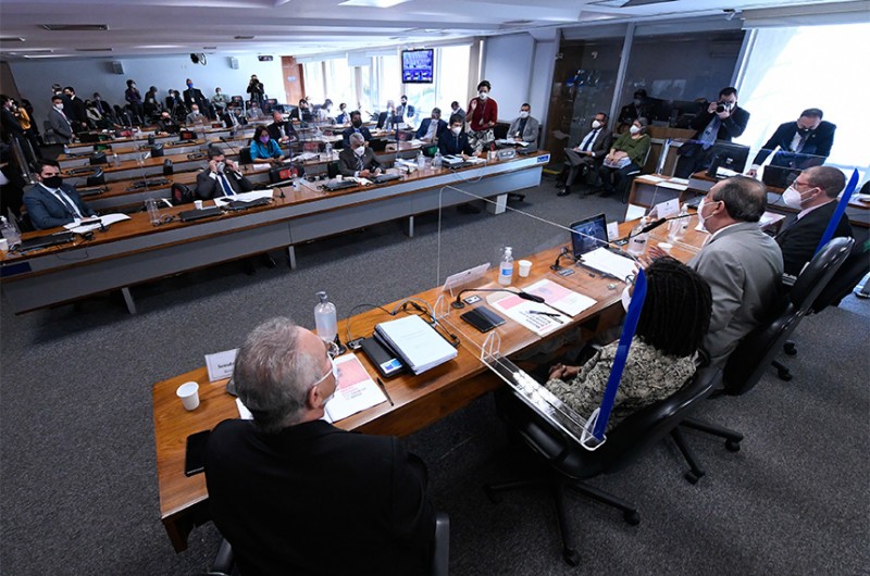 Suspeitas sobre a compra da Covaxin dominam debate da CPI da Pandemia